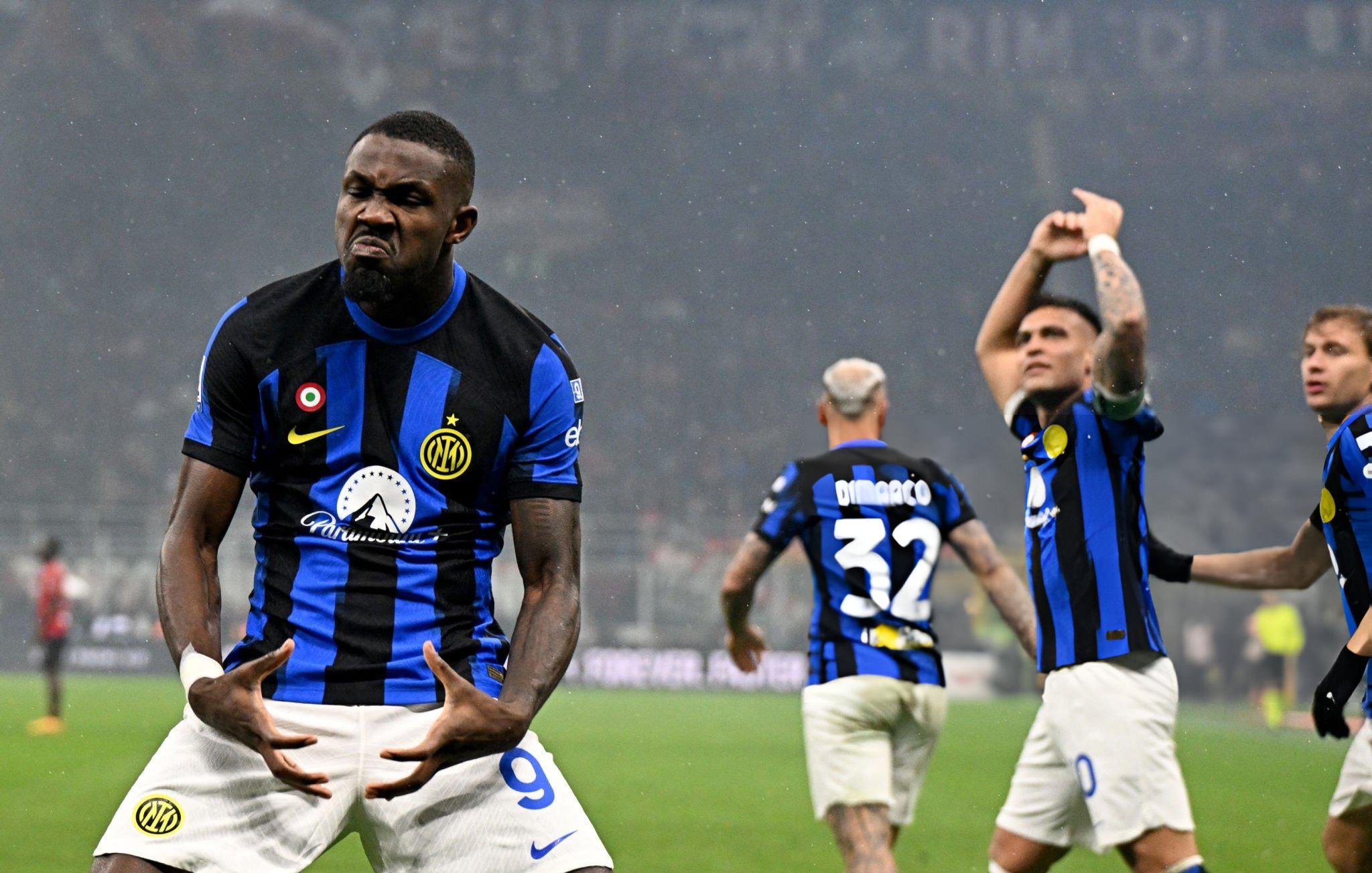 Inter se coronó en el Clásico frente a Milán