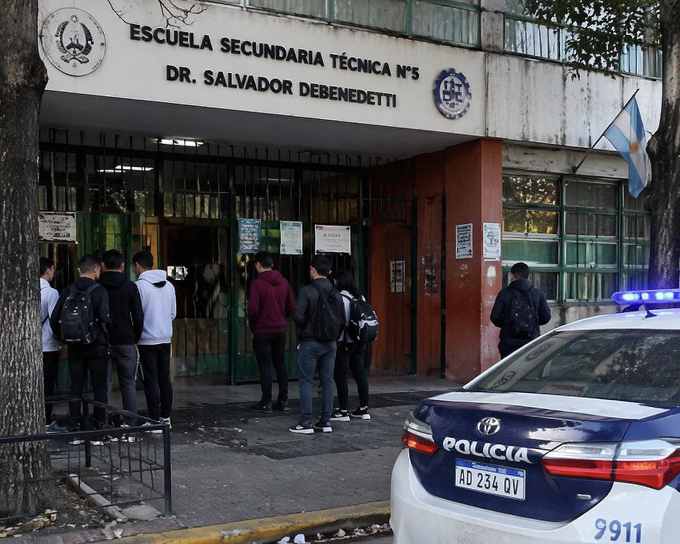 Pánico en Avellaneda: una amenaza de tiroteo en una escuela encendió todas las alarmas